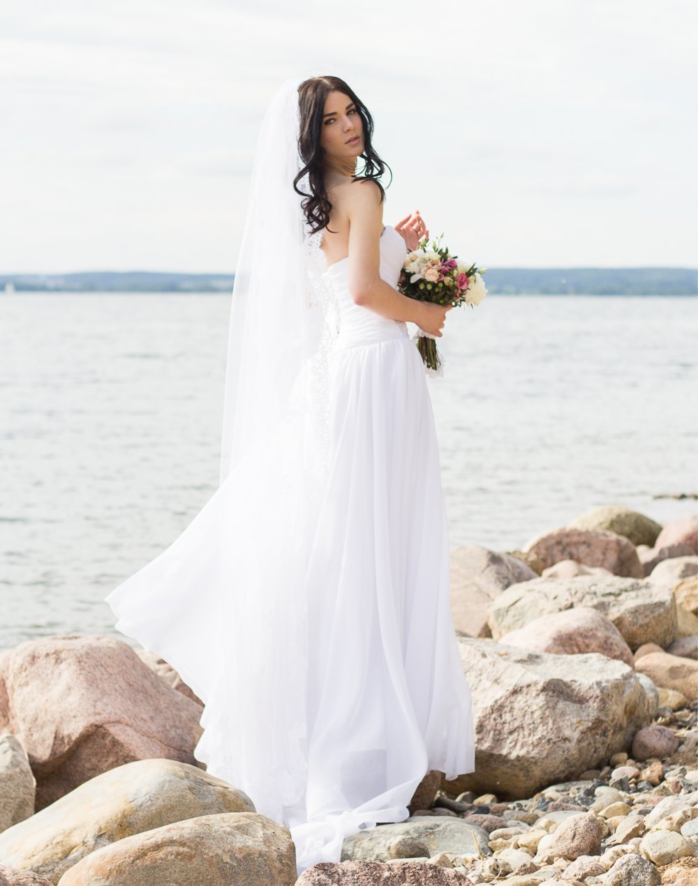 Невеста у моря - фотосессия